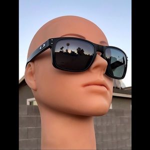 OAKLEY🕶 ‘HOLBROOK™️’ Polarized Sunglasses, Matte Black ~Unisex